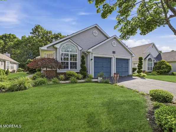 70 Rosewood Drive, Lakewood, NJ 08701