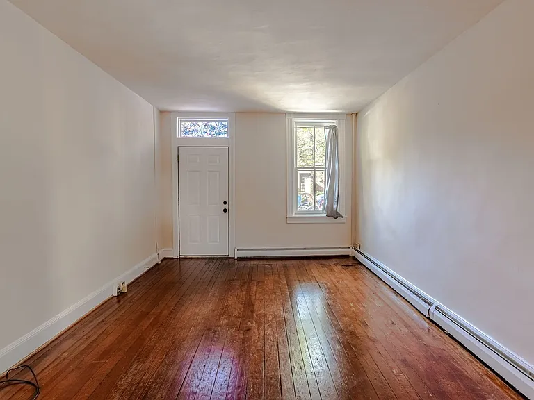 833 S Bond St — Photo 3