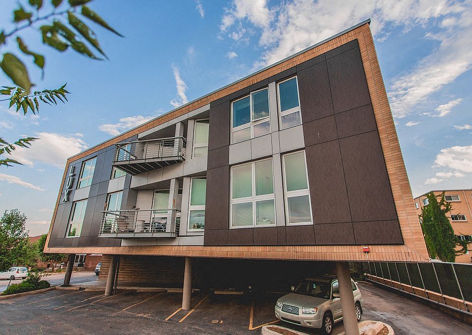 855 Broadway Street Exterior