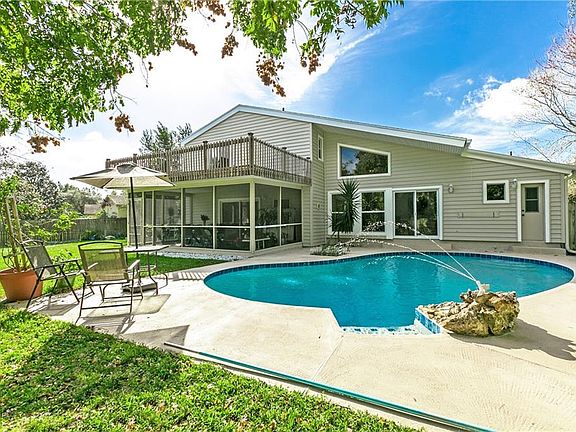2nd image of 323 W Hornbeam Dr