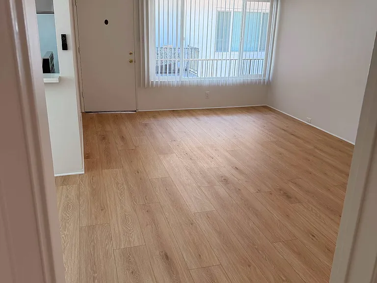 1115 Highland Oaks Dr #20 — Photo 4