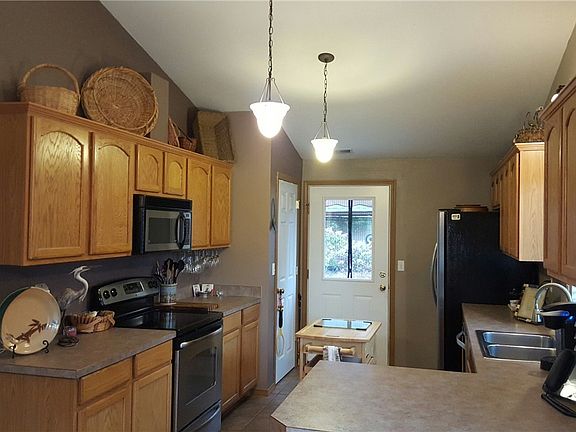 5th image of 1122 W Wyandotte Ave