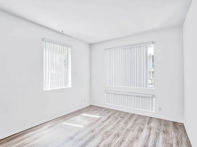 6600 Yucca — Photo 13