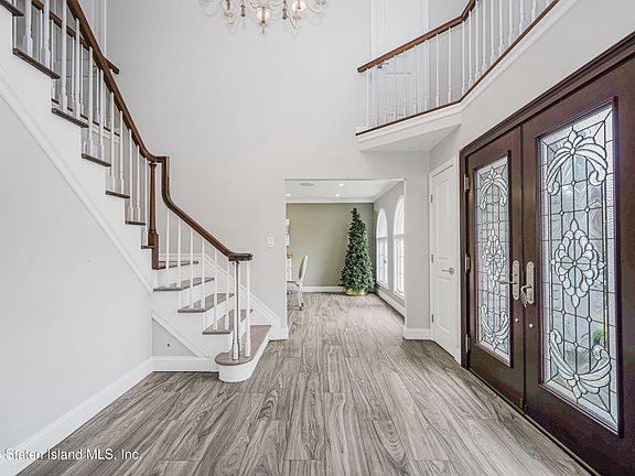 5th image of 120 Nancy Ln