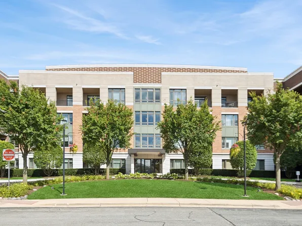 1000 Village Center Dr Unit 310, Willowbrook, IL 60527