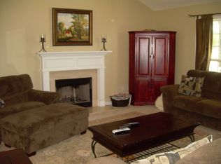 5362 Crown Oaks Dr, Lula, GA 30554