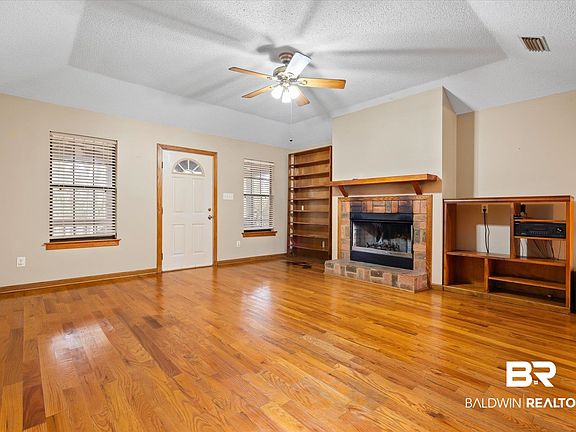 3rd image of 4066C McFarland Rd