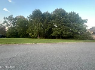 47 Riverside Dr, Oak Ridge, TN 37830