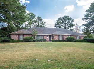 105 Brae Burn Dr, Jackson, MS 39211