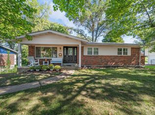1025 Hawkstone Ln, Saint Louis, MO