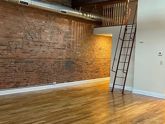 2nd image of 122-126 E Genesee St #124-2C