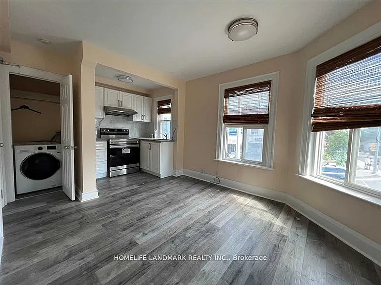 2398 Bloor St W #1 — Photo 3