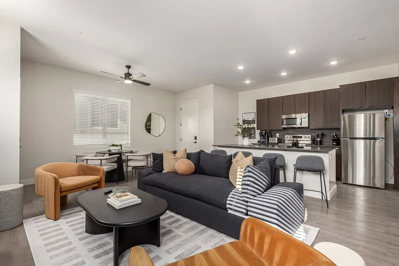 2 bed, 2.0 bath, 1162 sqft, $4,814 — Photo 1