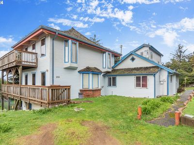 210 9th St, Port Orford, OR, 97465