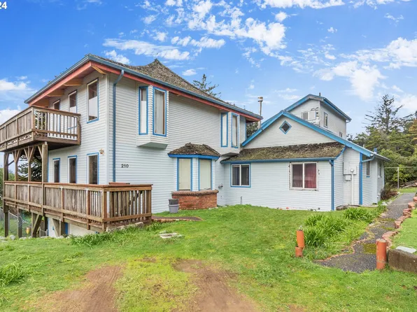 210 9th St, Port Orford, OR 97465