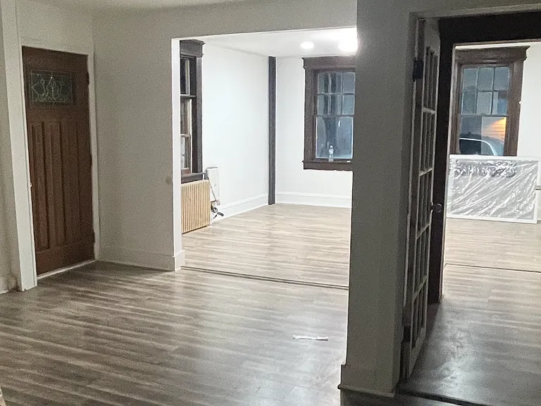 348 W State St — Photo 11