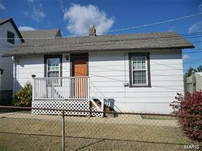 2nd image of 4863 Hamburg Ave