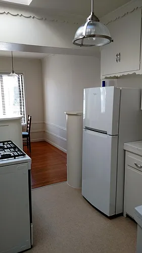 1644 Beach St Photo 1
