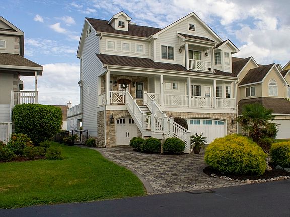 front w small garage