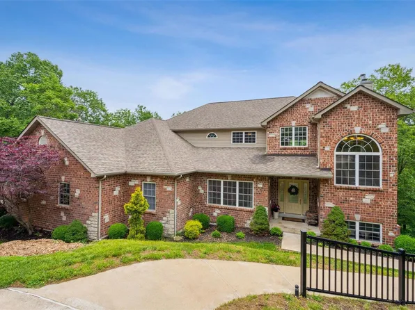 1508 Windwood Hills Dr, Ballwin, MO 63021