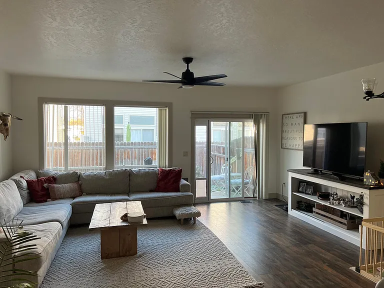 2127 S Amy Ave — Photo 3