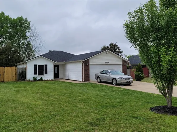 1540 Tumbleweed Dr, Springdale, AR 72764