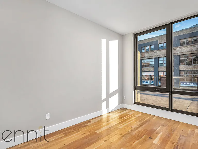31 Debevoise St #4E — Photo 6