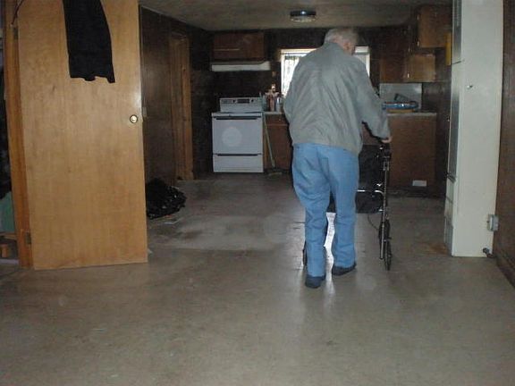 4th image of 203 Idaho Ave