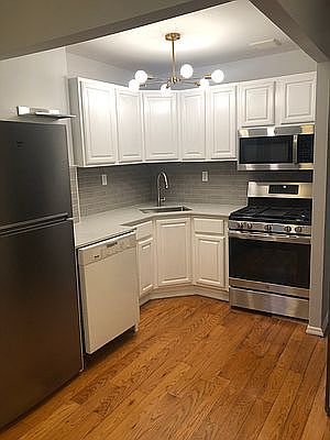 3rd image of 587 Putnam Ave APT 2