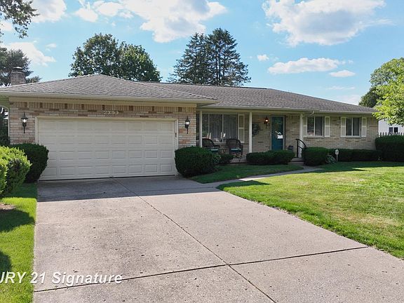 3rd image of 2399 Plainview Dr