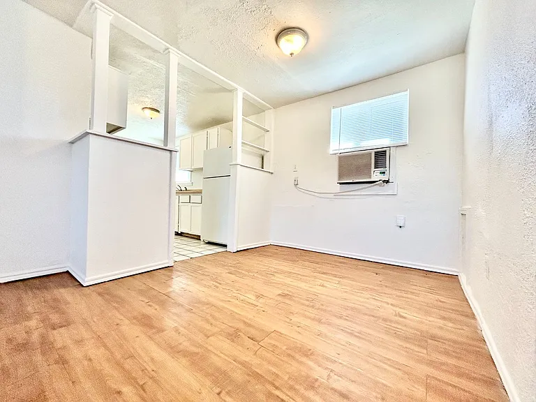 1700 Karen Dr — Photo 6