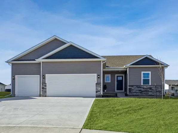 305 Kingfisher Ct SW, Bondurant, IA 50035