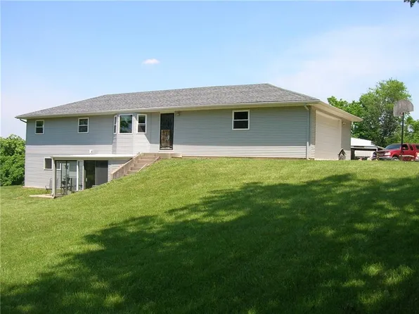 1204 S Little Rd, Buckner, MO 64016