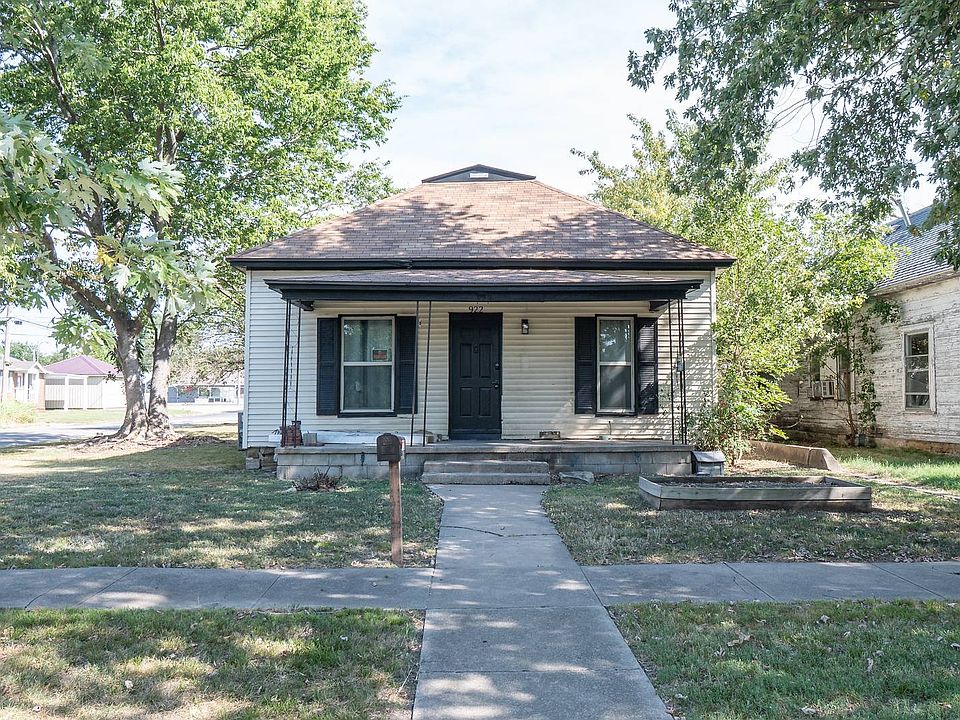 1st image of 922 Wisconsin St