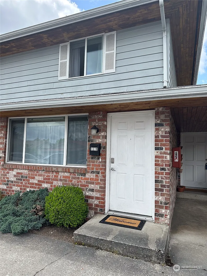 1519 E Division Street #8 photo 1