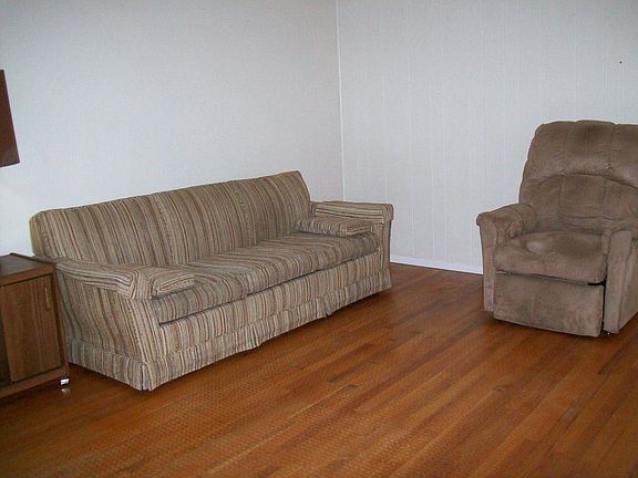 3rd image of 527 N Rockford Ave