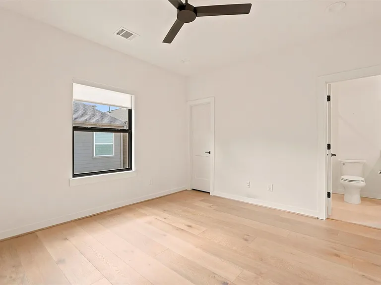 1435 Lawrence St — Photo 23