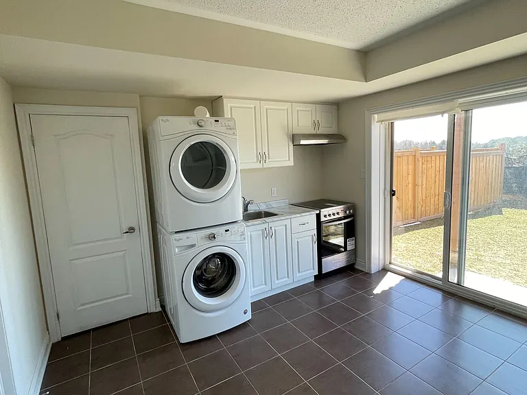 77 Ben Sinclair Ave — Photo 7