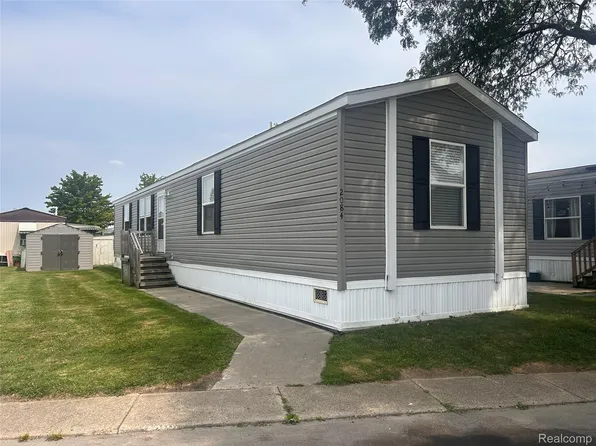2084 Pauline Dr, Troy, MI 48083