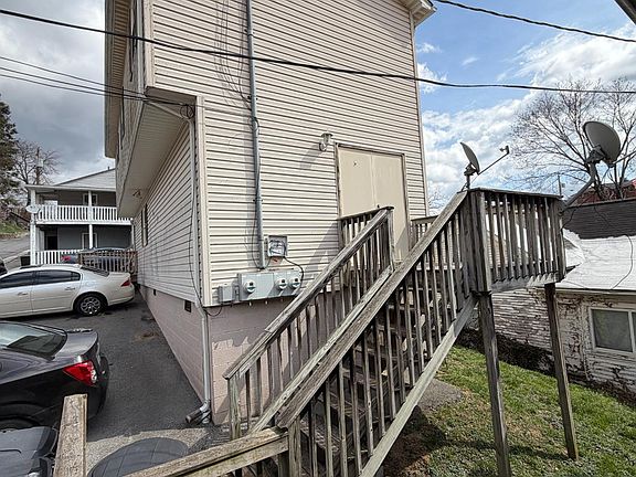 2nd image of 104 Pine St