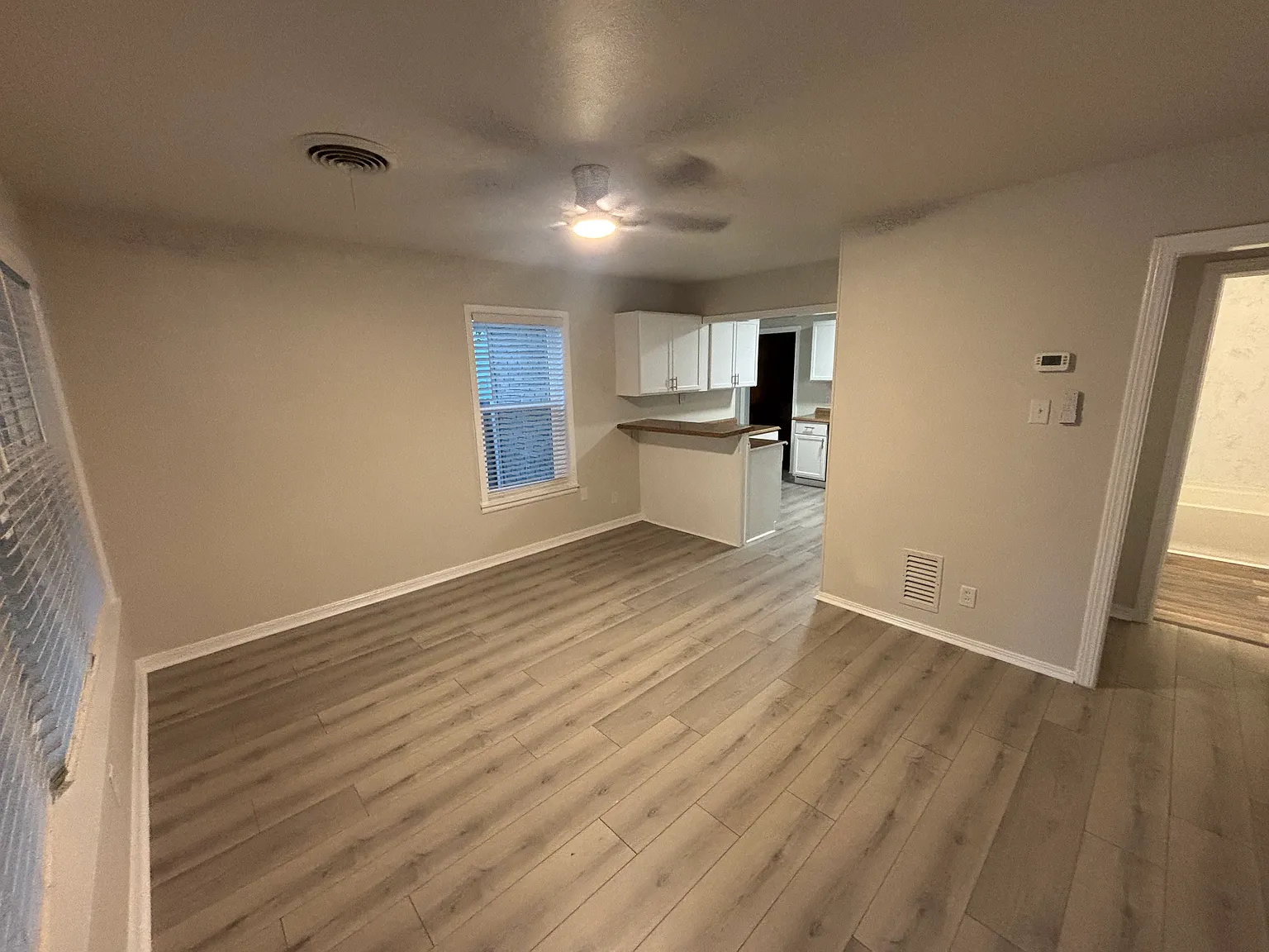 3 bed, 1300 sqft, $1,295 — Photo 4