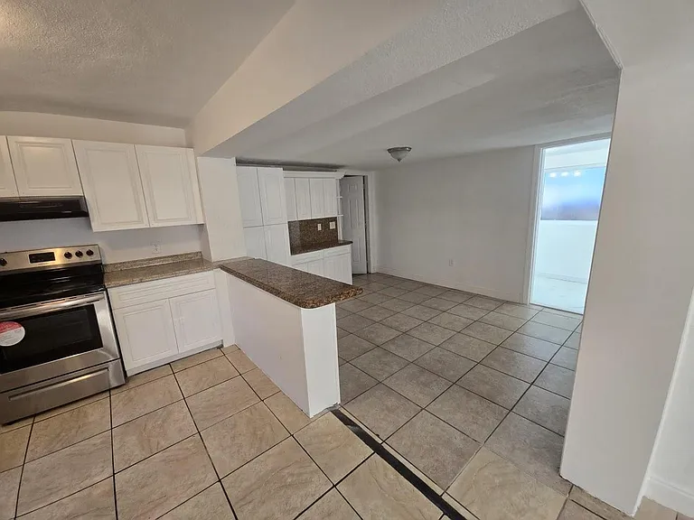 5431 NW 30th Ave — Photo 11