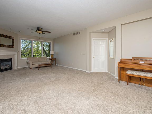 5th image of 183 Muir Dr