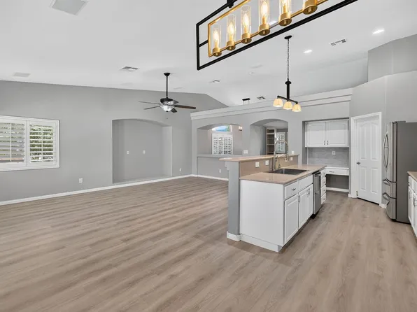 5317 Blue Evergreen Ave, Las Vegas, NV 89131