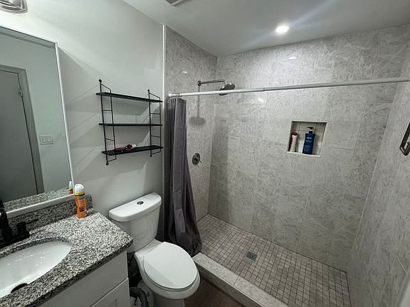 3rd image of 733 Crystal Ave #3