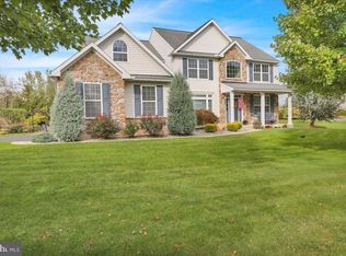 421 Middlecreek Dr, Oley, PA 19547