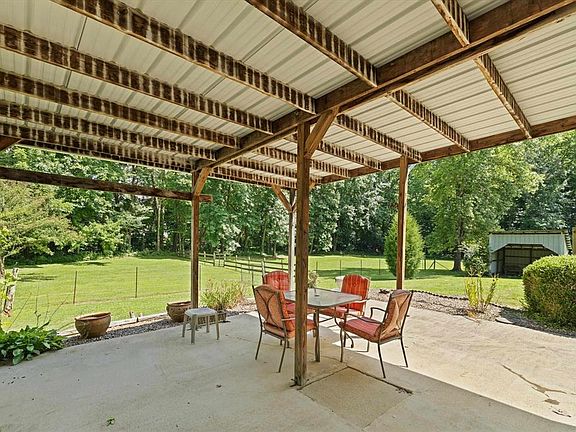 3rd image of 79 Huff Ln
