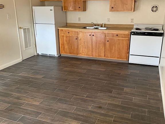 5th image of 3727 Hazelwood St APT 14