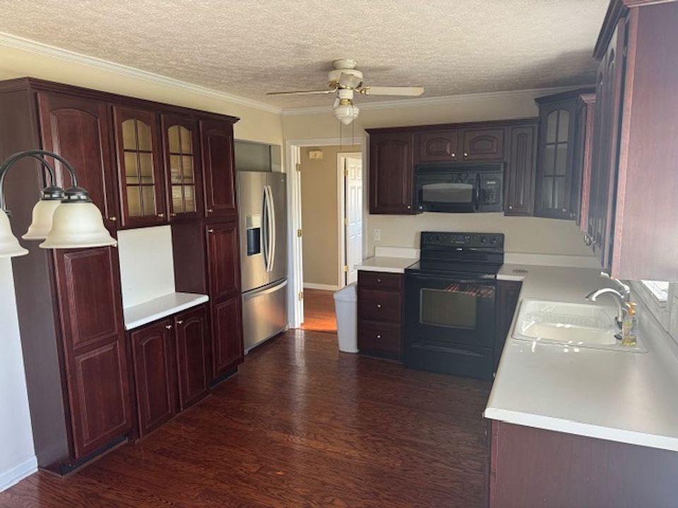 1st image of 525 Emmett Ave