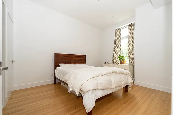 Rented by Compass | media 22